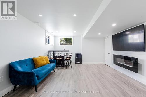 36 - 819 Kleinburg Drive, London, ON - Indoor Photo Showing Living Room With Fireplace