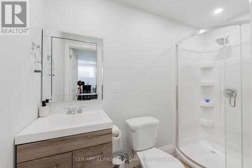 36 - 819 Kleinburg Drive, London, ON - Indoor Photo Showing Bathroom