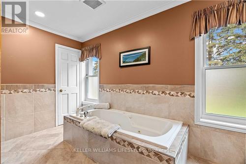 6315 Century Drive, Southwest Middlesex, ON - Indoor Photo Showing Bathroom