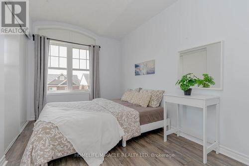 17 Billiter Road, Brampton, ON - Indoor Photo Showing Bedroom