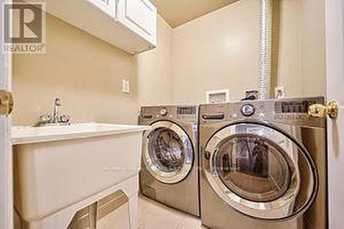 4493 Badminton Drive, Mississauga, ON - Indoor Photo Showing Laundry Room