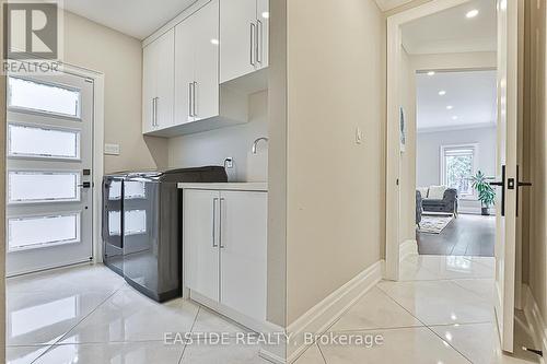 11 Gatcombe Circle, Richmond Hill (Mill Pond), ON - Indoor Photo Showing Other Room