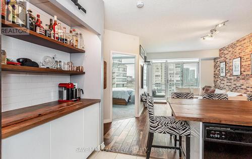 910 - 5 Marine Parade Drive, Toronto, ON - Indoor Photo Showing Dining Room