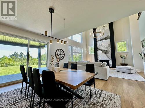 901 Bogdanovic Way, Huron-Kinloss, ON - Indoor Photo Showing Dining Room