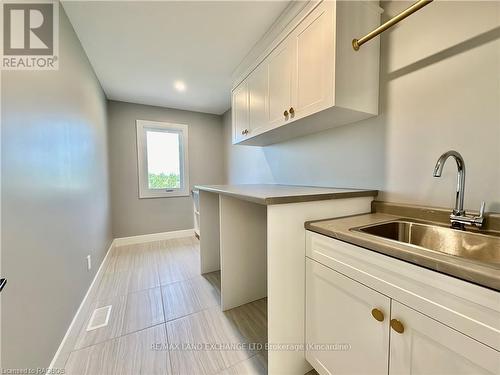 901 Bogdanovic Way, Huron-Kinloss, ON - Indoor Photo Showing Kitchen