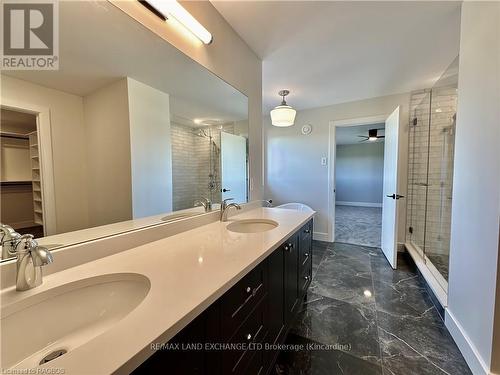 901 Bogdanovic Way, Huron-Kinloss, ON - Indoor Photo Showing Bathroom