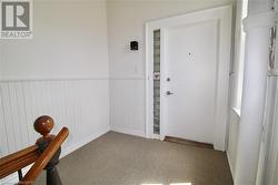 Separate entrance for apartments - 