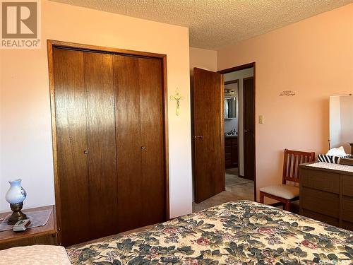 605 1St Avenue, Raymore, SK - Indoor Photo Showing Bedroom