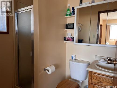 605 1St Avenue, Raymore, SK - Indoor Photo Showing Bathroom