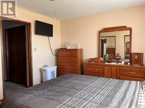 605 1St Avenue, Raymore, SK - Indoor Photo Showing Bedroom