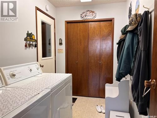 605 1St Avenue, Raymore, SK - Indoor Photo Showing Laundry Room