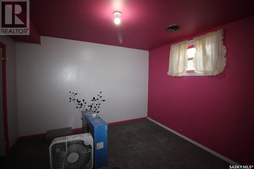 792 Centre Street, Shaunavon, SK - Indoor Photo Showing Other Room