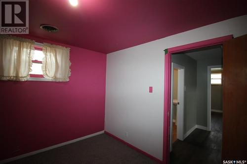 792 Centre Street, Shaunavon, SK - Indoor Photo Showing Other Room