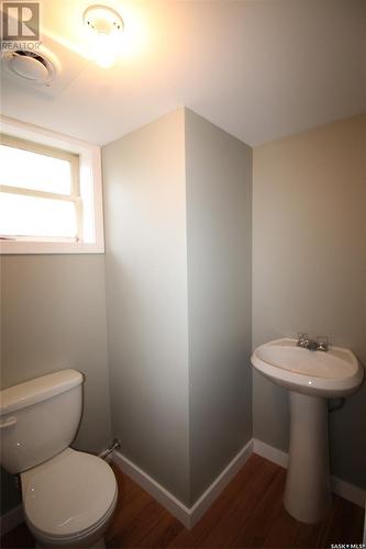 792 Centre Street, Shaunavon, SK - Indoor Photo Showing Bathroom