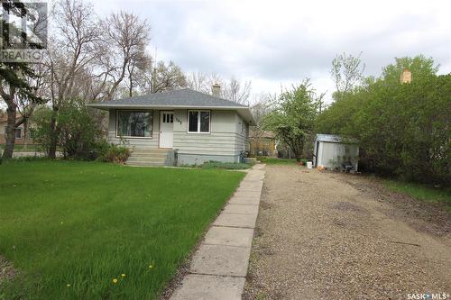 792 Centre Street, Shaunavon, SK - Outdoor