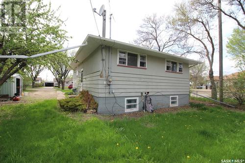 792 Centre Street, Shaunavon, SK - Outdoor With Exterior