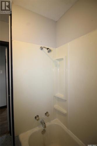 792 Centre Street, Shaunavon, SK - Indoor Photo Showing Bathroom