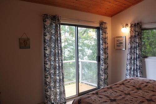 1794 Highway 6, Nakusp, BC - Indoor Photo Showing Bedroom