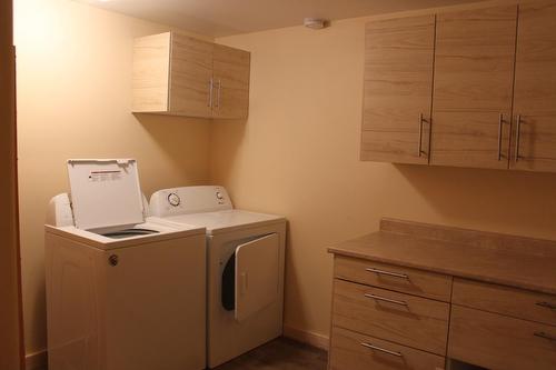 1794 Highway 6, Nakusp, BC - Indoor Photo Showing Laundry Room