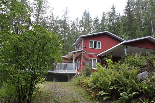 1794 Highway 6, Nakusp, BC - Outdoor