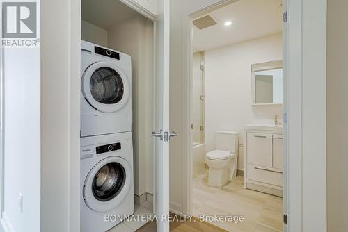 1205 - 212 King William Street, Hamilton, ON - Indoor Photo Showing Laundry Room