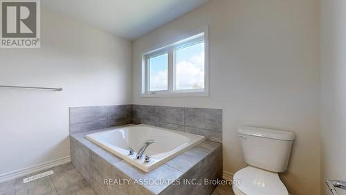 493 Hornbeck Street, Cobourg, ON - Indoor Photo Showing Bathroom