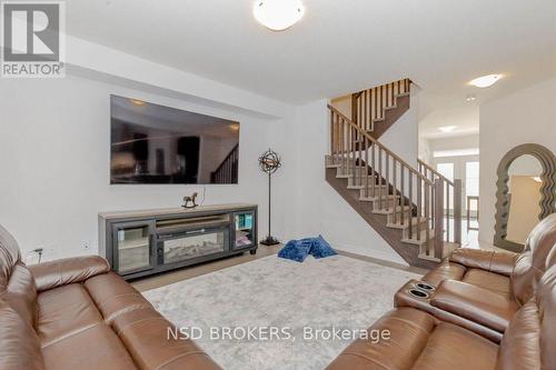 94 Cooke Avenue, Brantford, ON - Indoor Photo Showing Living Room