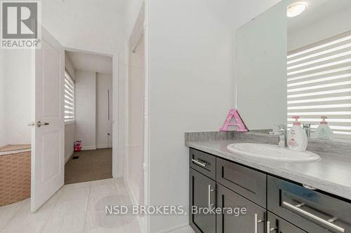94 Cooke Avenue, Brantford, ON - Indoor Photo Showing Bathroom