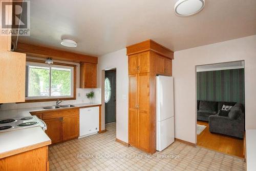 855 Garth Street, Hamilton, ON - Indoor Photo Showing Kitchen With Double Sink