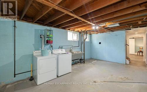 855 Garth Street, Hamilton, ON - Indoor Photo Showing Laundry Room