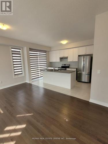 116 Yale Drive, Hamilton, ON - Indoor Photo Showing Kitchen