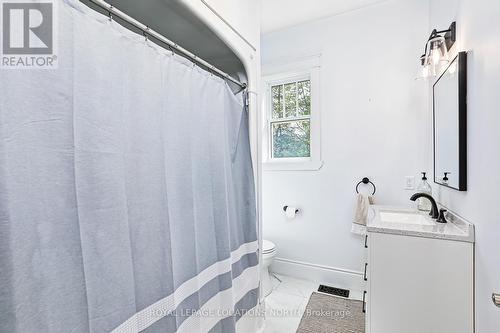 7201 36 37 Nottawasaga Sideroad, Clearview, ON - Indoor Photo Showing Bathroom