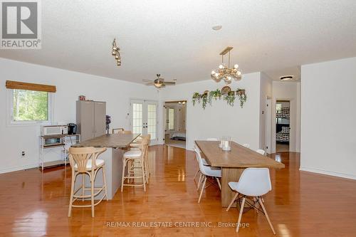 1102 Siesta Drive, Tiny, ON - Indoor Photo Showing Dining Room