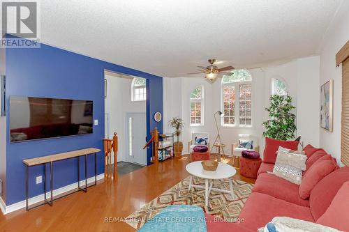 1102 Siesta Drive, Tiny, ON - Indoor Photo Showing Living Room