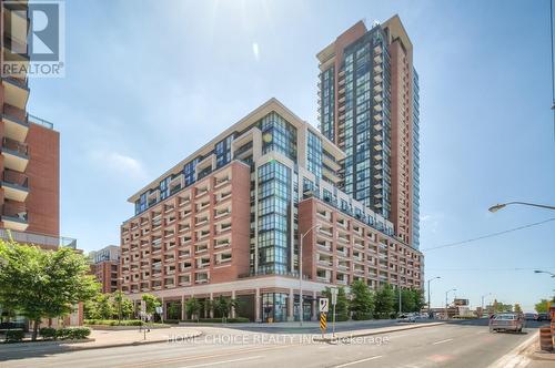 422 - 830 Lawrence Avenue W, Toronto, ON - Outdoor With Facade