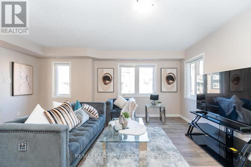 284 - 250 Sunny Meadow Boulevard, Brampton, ON - Indoor Photo Showing Living Room