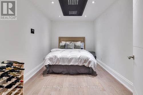 267 Kenollie Avenue, Mississauga, ON - Indoor Photo Showing Bedroom