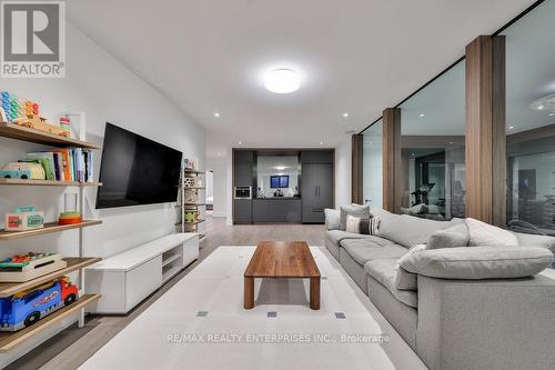 267 Kenollie Avenue, Mississauga, ON - Indoor Photo Showing Living Room