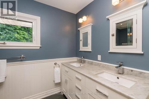 15028 Rockside Road, Caledon, ON - Indoor Photo Showing Bathroom