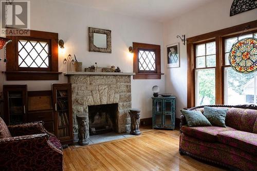 516 Silica  Street, Nelson, BC - Indoor Photo Showing Living Room With Fireplace