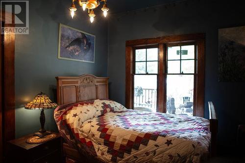 516 Silica  Street, Nelson, BC - Indoor Photo Showing Bedroom