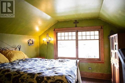 516 Silica  Street, Nelson, BC - Indoor Photo Showing Bedroom