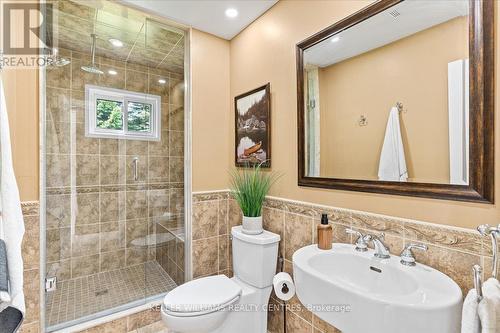 19 C Lane, Collingwood, ON - Indoor Photo Showing Bathroom