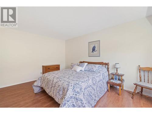 1400 12 Avenue Se, Salmon Arm, BC - Indoor Photo Showing Bedroom