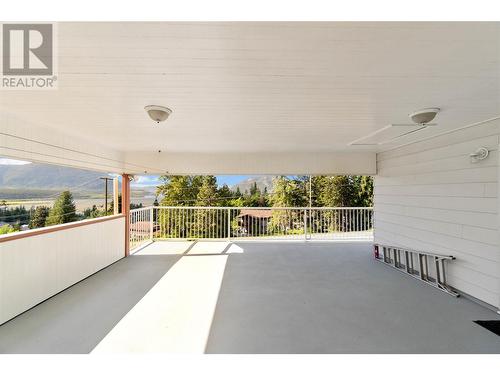 1400 12 Avenue Se, Salmon Arm, BC - Outdoor With Exterior