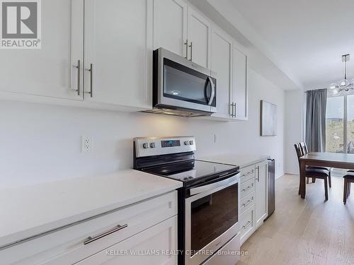 29 Flower Garden Trail, Whitchurch-Stouffville (Stouffville), ON - Indoor Photo Showing Kitchen With Upgraded Kitchen