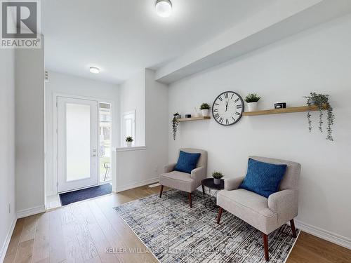 29 Flower Garden Trail, Whitchurch-Stouffville (Stouffville), ON - Indoor Photo Showing Living Room