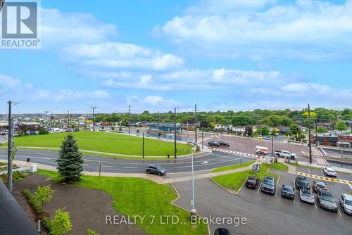 417 - 185 Deerfield Road, Newmarket, ON - Outdoor With View