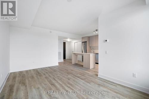 417 - 185 Deerfield Road, Newmarket, ON - Indoor