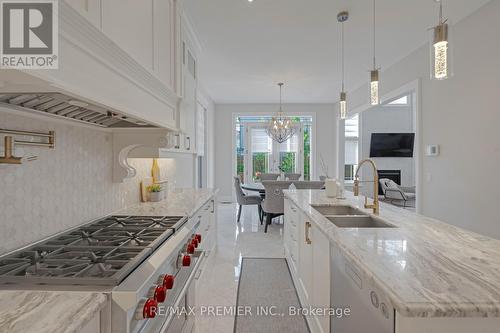 105 Chesney Cres, Vaughan, ON - Indoor Photo Showing Kitchen With Upgraded Kitchen